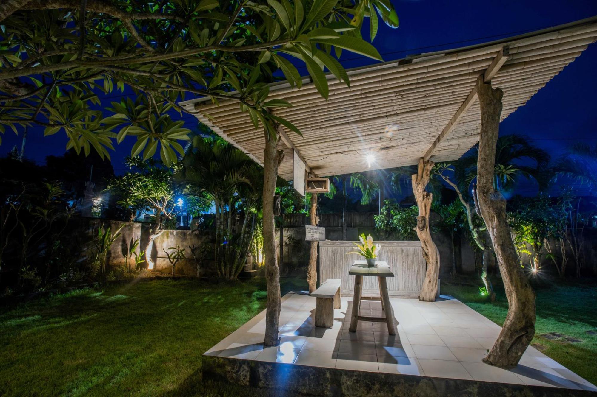 Taju Guest House Lembongan Extérieur photo